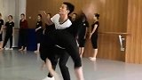 这个工作令无数男同胞向往，当看到接下来的一幕，网友特别羡慕！