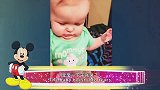 宝爸一把从宝宝手中夺回钱，宝宝一下子就哭了，太好玩了