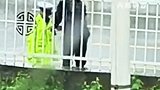 交警解救被困车辆后 雨中将自己的衣帽脱给孩子 “孩子直打哆嗦 应该的！”