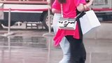 我这里有多的雨伞！