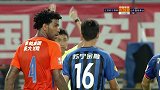 高天意拼抢放倒金敬道 鲁能悍将被担架抬离场