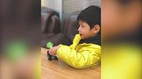 感到！外国老爸有多喜欢这个中国儿子，每一个细节都是爱的流露