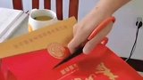 为了让孩子止住哭闹，这位宝爸利用白噪声制止新生儿哭闹的办法