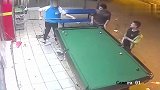 商店老板惊现台球神级操作