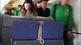 国安兵发上海出战足协杯 热心吕鹏为乘客放行李