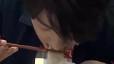博哥喜欢喝战哥绿茶，肖战吃到停不下来！