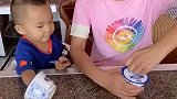 童年趣事：妈妈给姐姐弟弟酸奶喝了