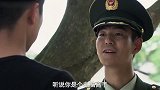 歹徒上车打劫，谁知车上坐着武警，这下倒霉了