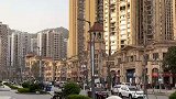 被朋友介绍去新疆打工，说工作轻松