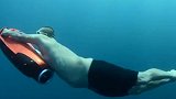带着这黑科技去游泳，不但游得飞快还能下潜40米深，到海边尽情地去浪吧海边生活才够浪