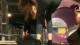这个小姐姐太会玩！当看到她的背影，网友都沦陷了！