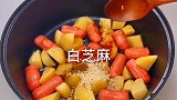 吃一口就停不下来的香煎土豆热狗肠。