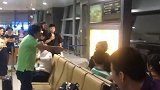 双簧管演奏家黄铮机场占座不成打骂小孩 被处行拘15日
