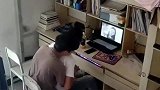 小伙这谁顶得住啊，我要去找宿管阿姨，今天必须换宿舍！
