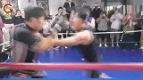 功夫老师傅挑战自由搏击，结果擂台被打懵，以大打小都被吊打