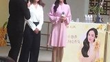 杨幂出席活动，小姐姐登台时她做出这个举动，人品暴露无遗！