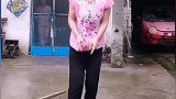 感觉后背凉飕飕的呢 沙雕沙雕沙雕