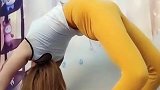 妹子秀腰，才艺高超