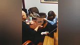 这魔术表演, 完全看不出破绽! #这! 就是搞笑#