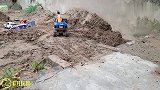 儿童玩具车玩具视频，挖掘机挖土给大卡车装货工作表演视频动画