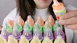 来吃一个小猪佩奇的奶嘴糖，小时候的回忆