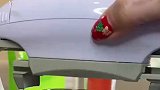 女子买了拧瓶器回家使用，发现还是蛮实用的