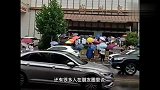 徽州宴老板亲自替老婆道歉，为了挽回声誉不惜鞠躬