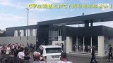 C罗椰子抵达尤文训练基地！座驾吸睛 一辆劳斯莱斯一辆法拉利