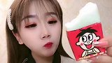 小姐姐直播吃旺仔牛仔冰块，吃法超级可爱，我要被萌化了！