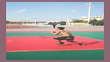 身高168的小哥哥，跳起来扣篮筐，一点问题也没有