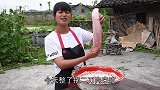丫丫今天买了一坨二刀肉，做“蒜泥白肉”肥而不腻，猛吃太过瘾
