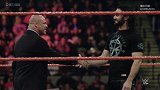 WWE-17年-慢动作看比赛：罗林斯击退萨摩亚乔捍卫主场荣耀-专题