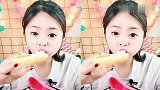 美女直播吃迷人的高跟鞋奶油，居然这么有创意，是我向往的生活