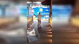 这就是家庭地位！来自40多岁老男人的撒娇，就问你油不油腻！