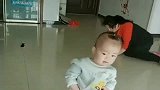 故意摔倒，看看一周岁宝宝的反应，真是太让人感动了