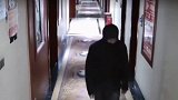 男子宾馆见网友 打劫后逼对方脱光衣服争逃