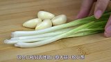 鸡蛋瞬间变成一道快失传的名菜，不放一滴油又鲜又嫩