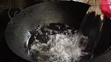 二哥吃“猪头肉”入口软糯不油腻，吃一口就爱上了