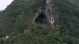 贵州大山上一山洞里建有房子，有人住吗