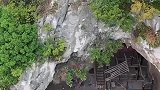 贵州大山上一山洞里建有房子，有人住吗