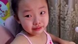 女儿被妈妈布置额外作业气哭：眼泪不值钱，可以随意流。女儿 妈妈 写作业