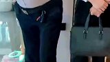 女子穿着老公的衣服去产检直接社牛附体嚣张跋扈