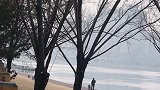 岁月似长河，人人皆过客。