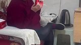 当小度不听话时奶奶的反应也太可爱了