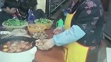 感觉大妈的眼神不像是演的，是真嫌弃嫁隔壁的你啊