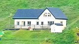 冰岛海岸附近的房子