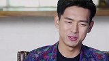 李现与粉丝合照，被一声怒吼吓到哆嗦，秒怂立马蹲下变乖巧