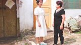 妈妈让小雪去快递店，小雪和小苗刚闹完别扭，满肚子的委屈没处说