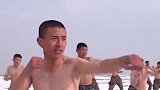 致敬！武警零下20度赤膊抗寒训练，中国军人就是这样百炼成钢！致敬 帅
