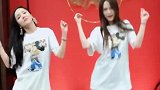 两大网红美女组合热舞，这舞蹈节奏就是不一样